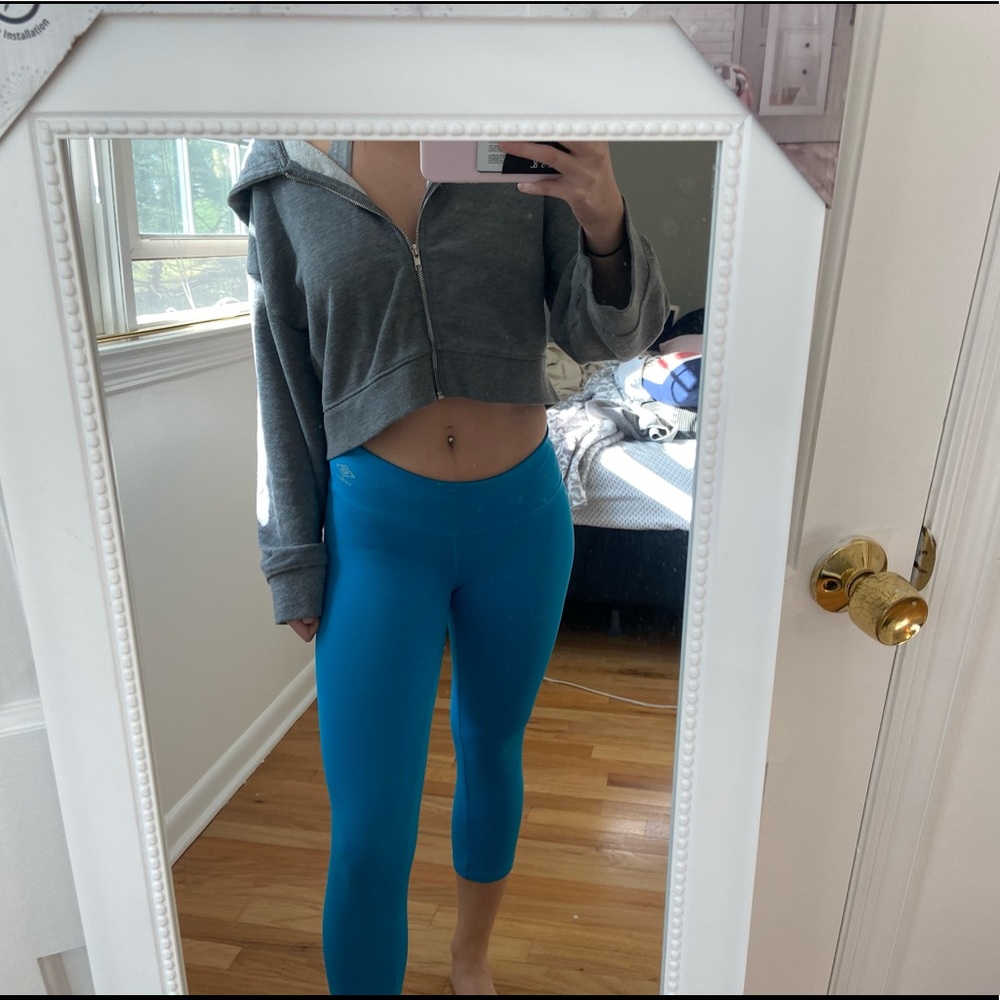 Women’s small athletic leggings!